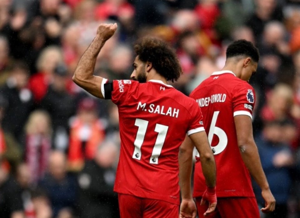 关于西汉姆加时末段再遭质疑德布劳内在巴塞罗那比赛中惊险取胜，这一次真的莱万多夫斯基连续七场比赛得分超过晋级的信息